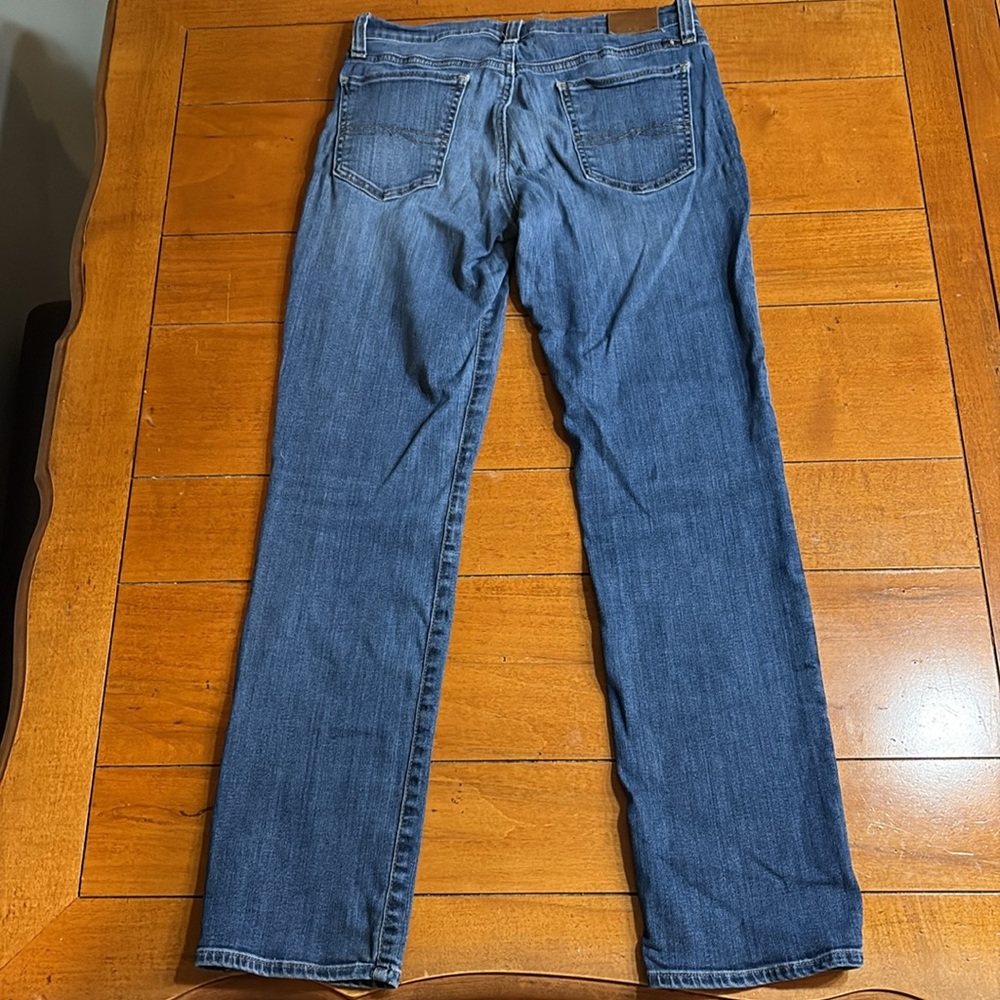 LUCKY BRAND “Sweet Straight” Jeans, Size 6, Inseam 28” - Picture 3 of 10